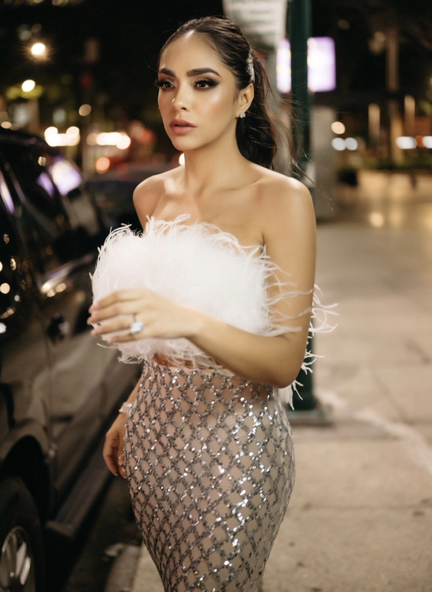 Guest Hairstyle and Regular Makeup 