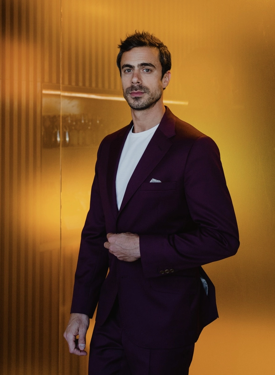 Corrective makeup groom 